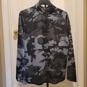 Men's Nike,Run (drift) long sleeve shirt.